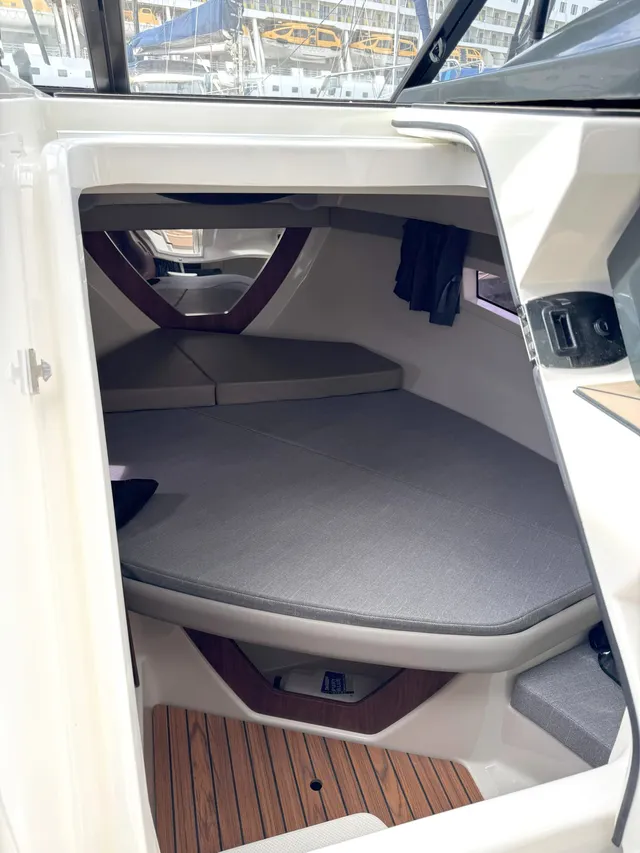 Quicksilver  Activ 805 cruiser - Image 8