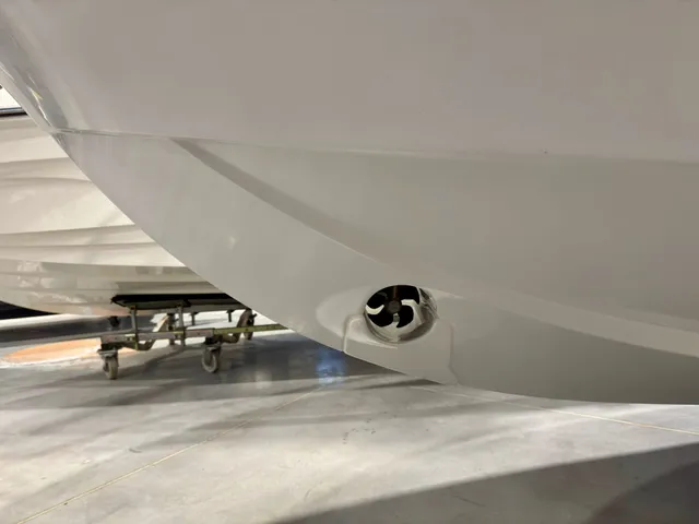 Beneteau Antares 7 - Image 4