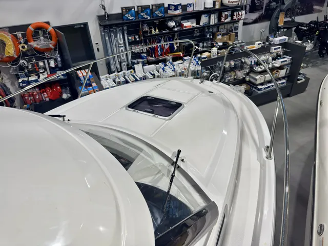 Beneteau Antares 7 - Image 5