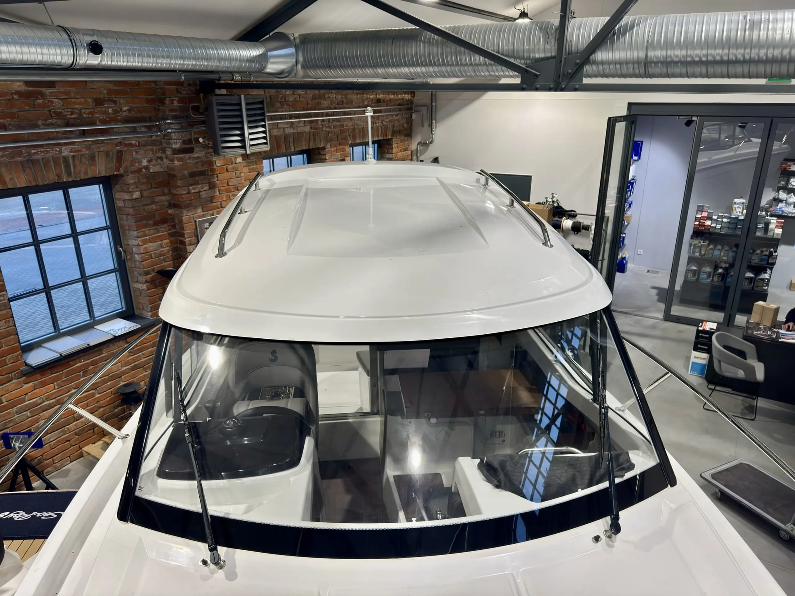 Beneteau Antares 7 - Image 6