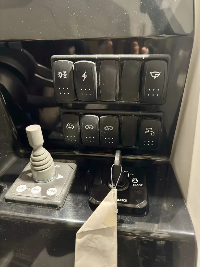 Beneteau Antares 7 - Image 17