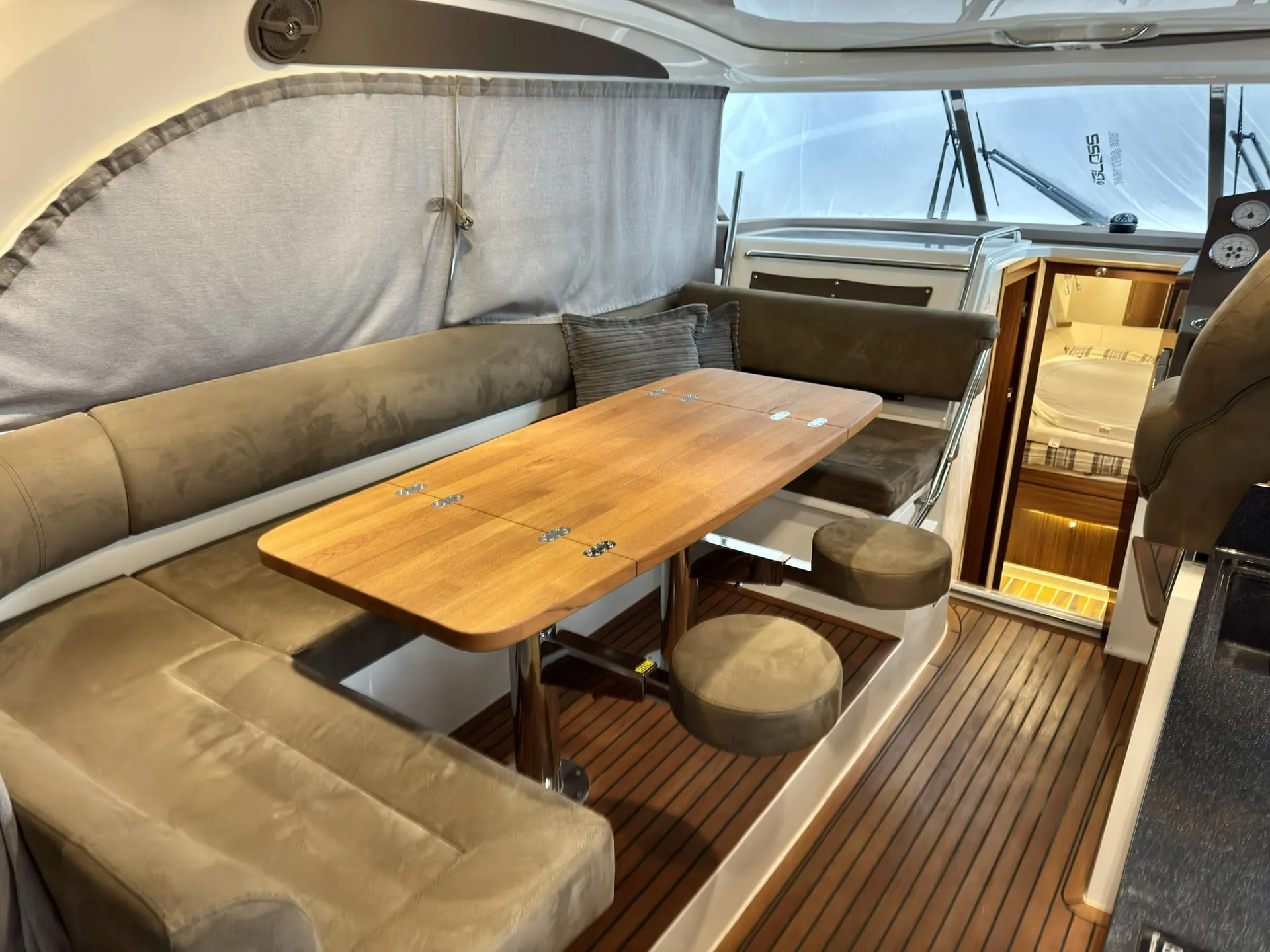 Marex 375 - Image 10