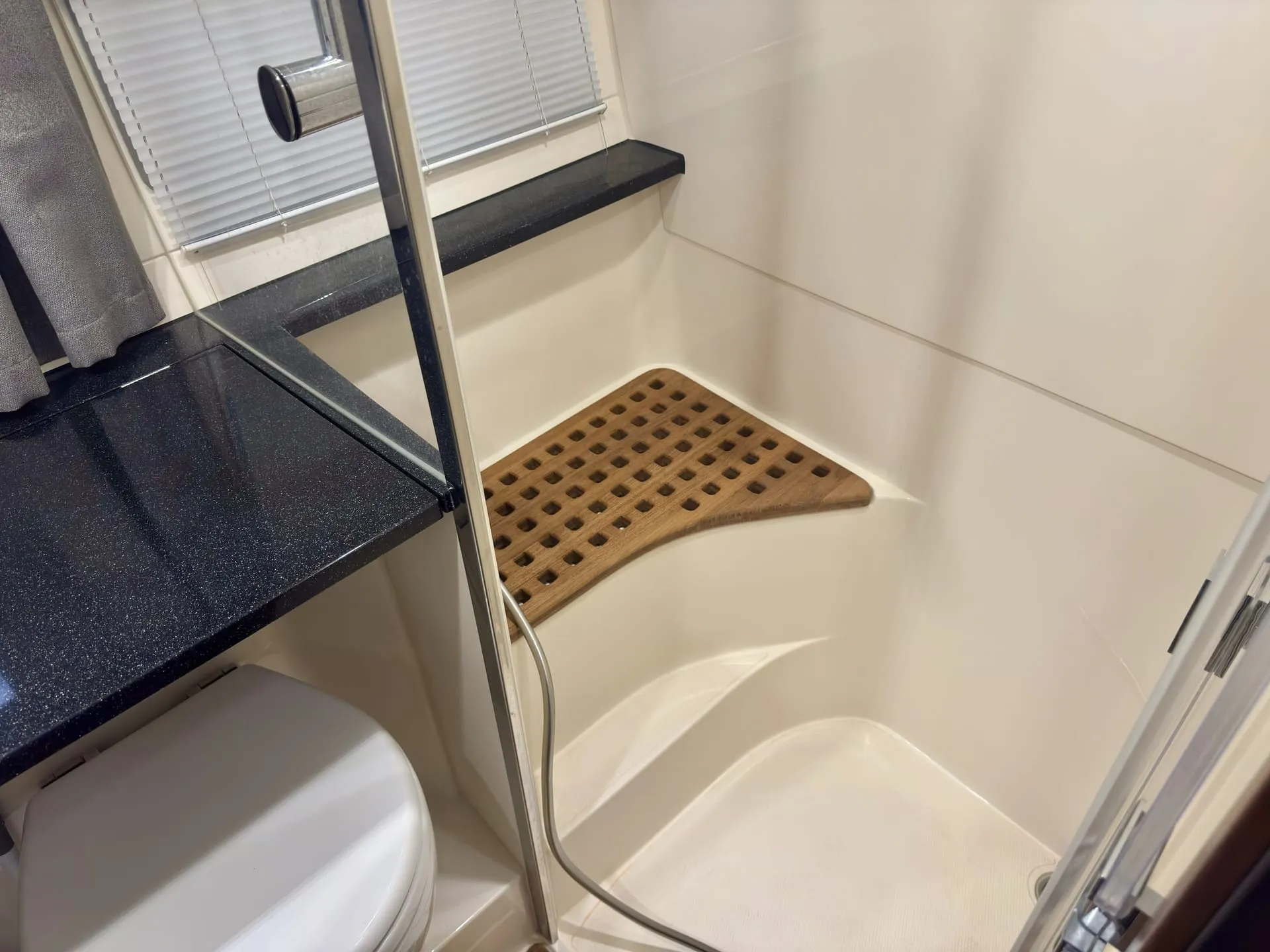 Marex 375 - Image 16