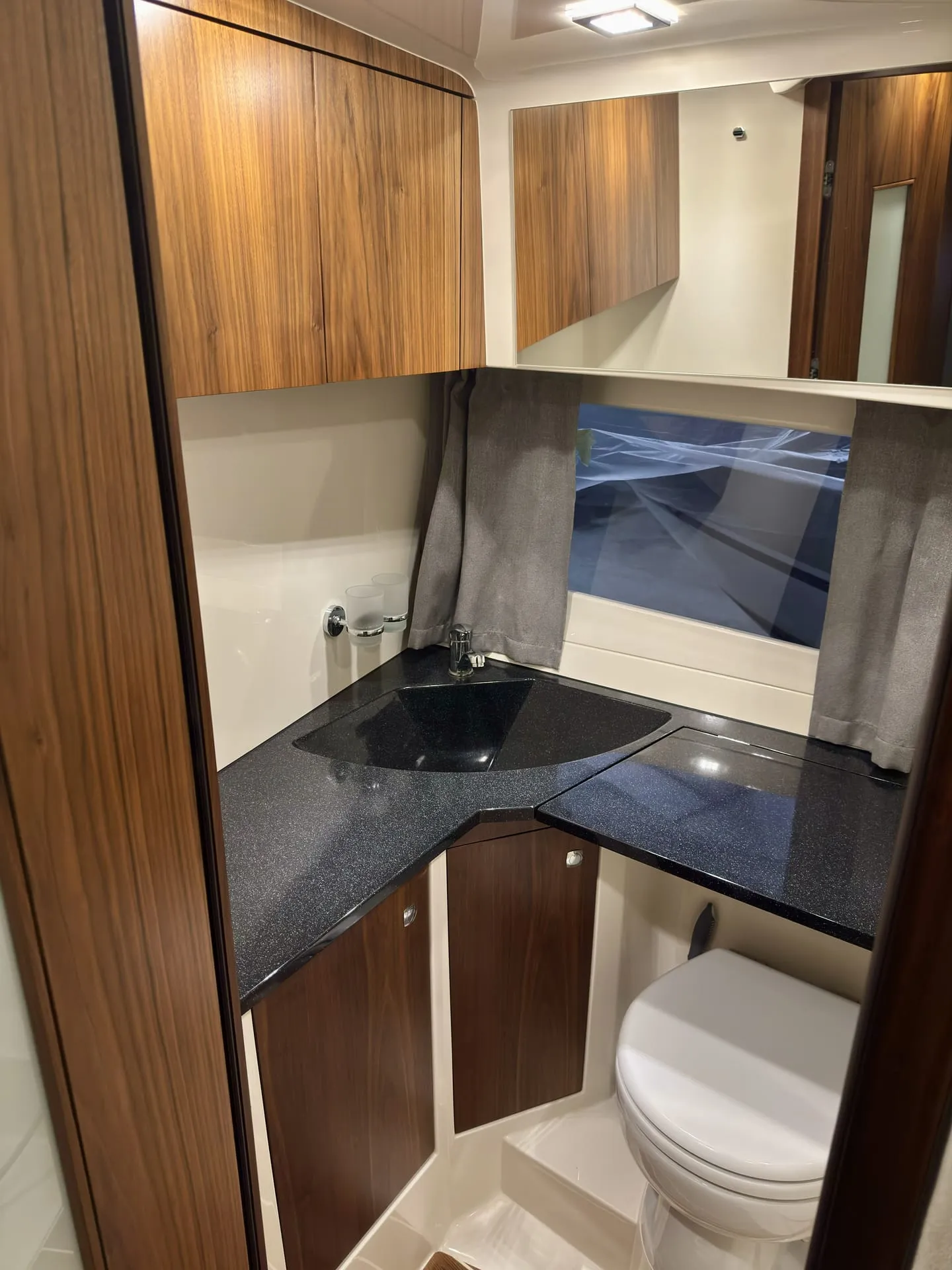 Marex 375 - Image 13