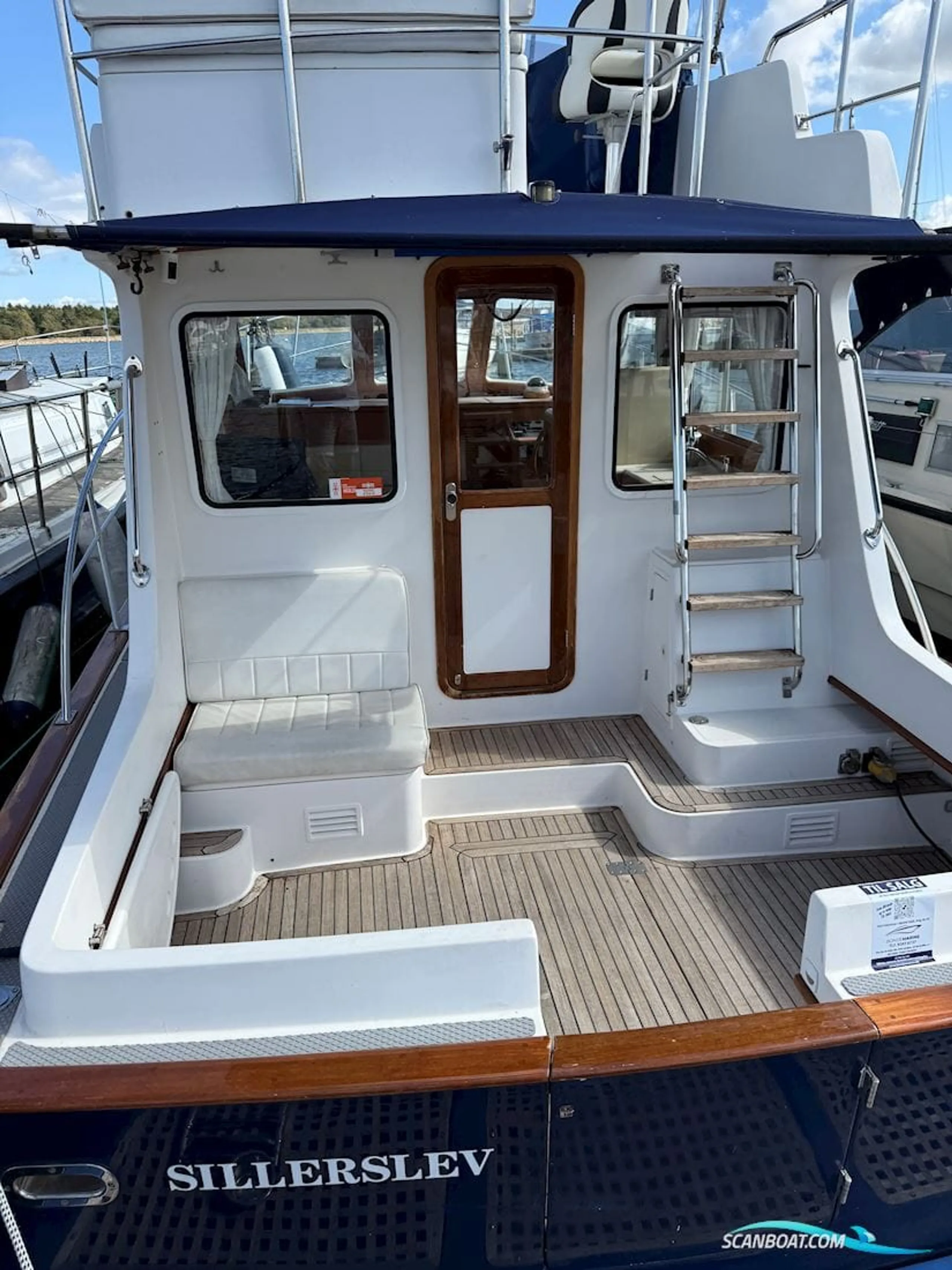 Halvorsen 32 Gourmet Cruiser - Image 3