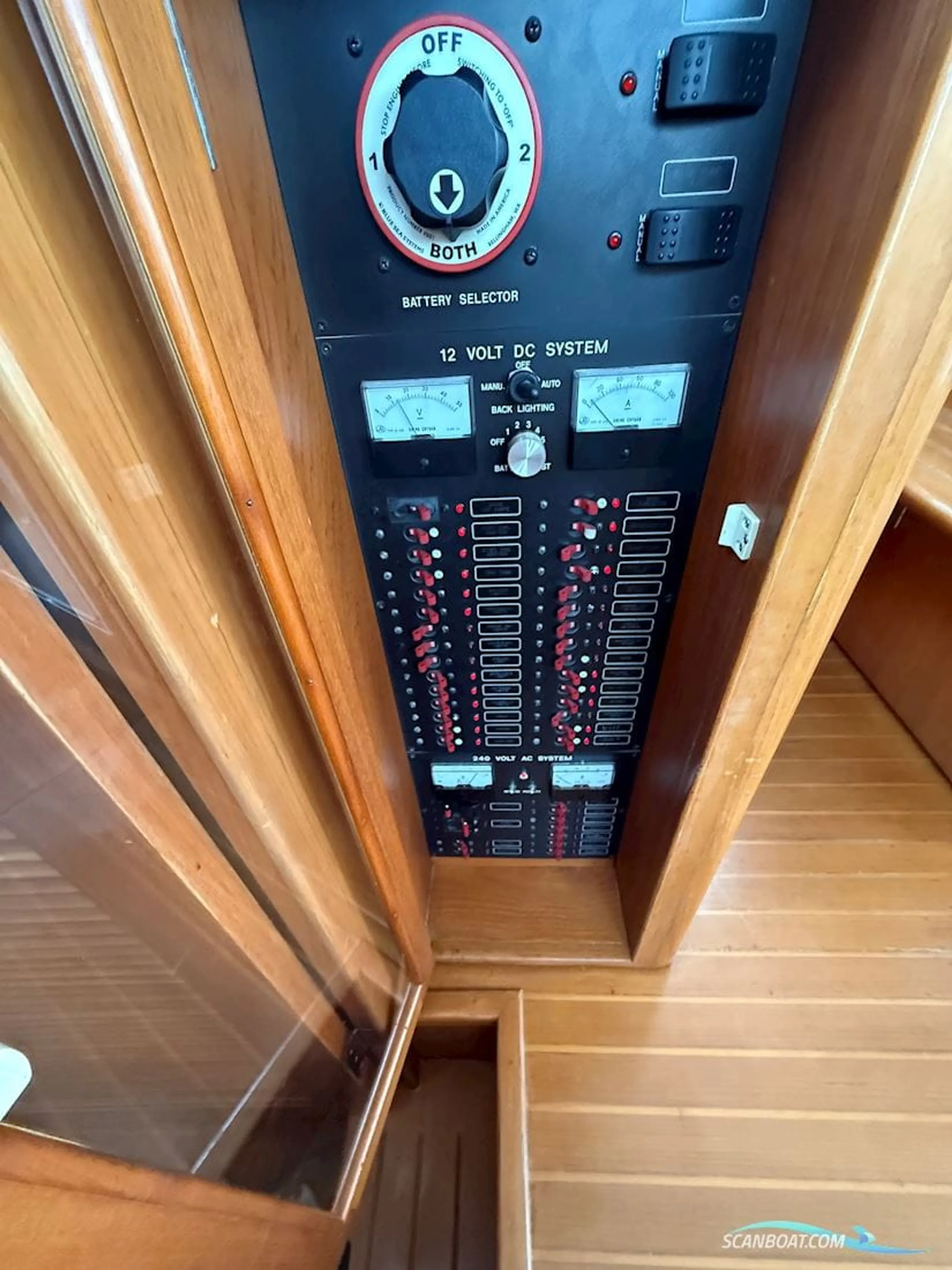 Halvorsen 32 Gourmet Cruiser - Image 21