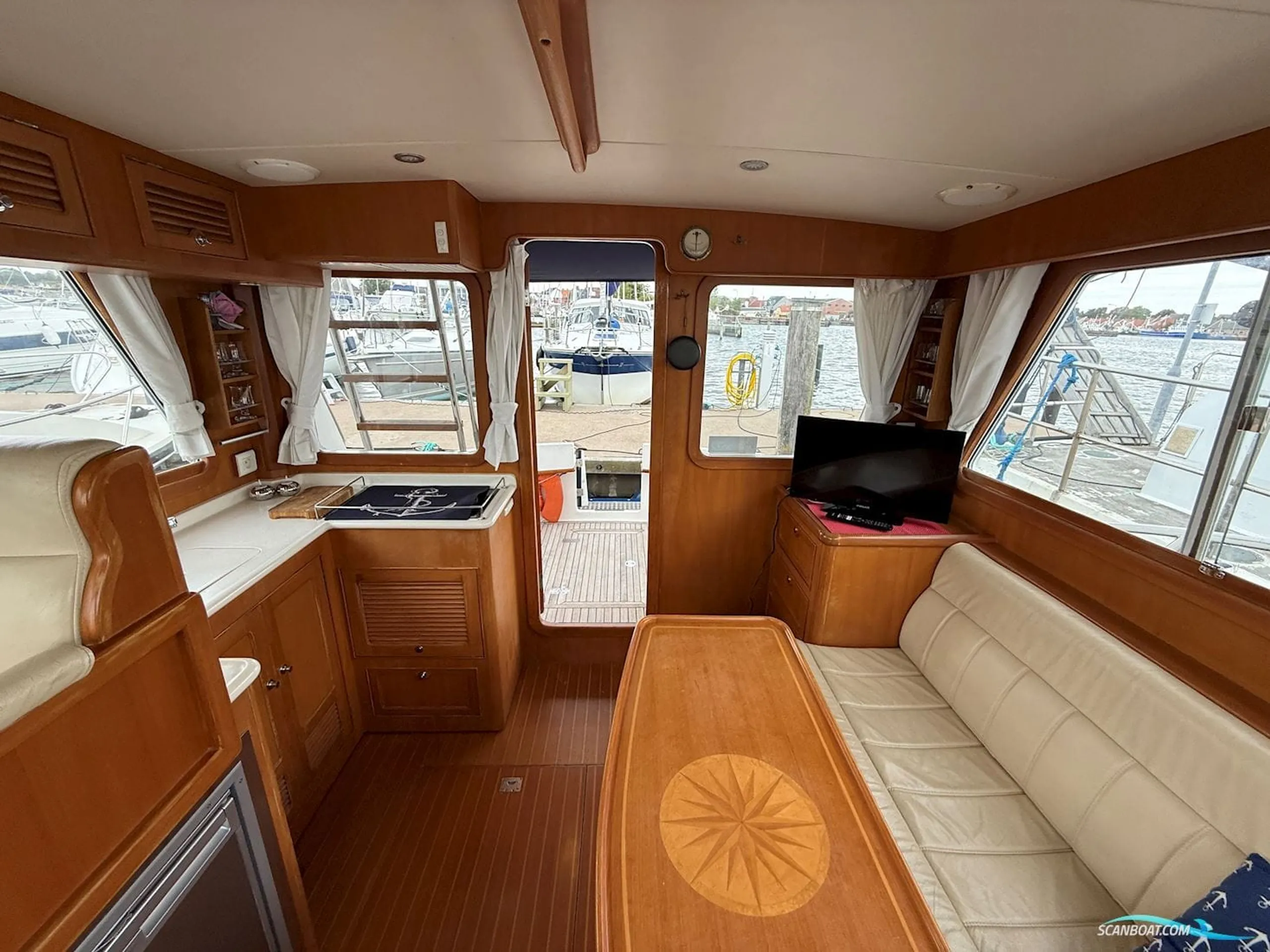 Halvorsen 32 Gourmet Cruiser - Image 15