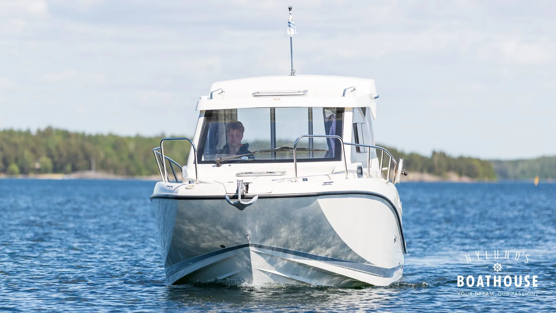 Quicksilver Activ 675 Weekend - Image 36