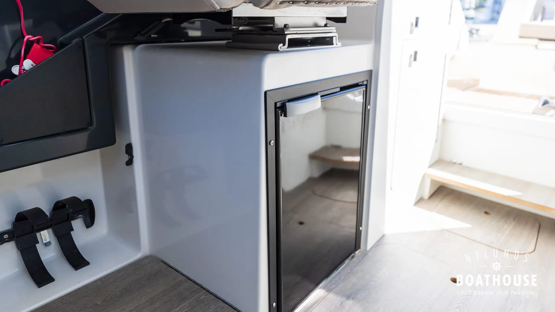 Quicksilver Activ 675 Weekend - Image 32