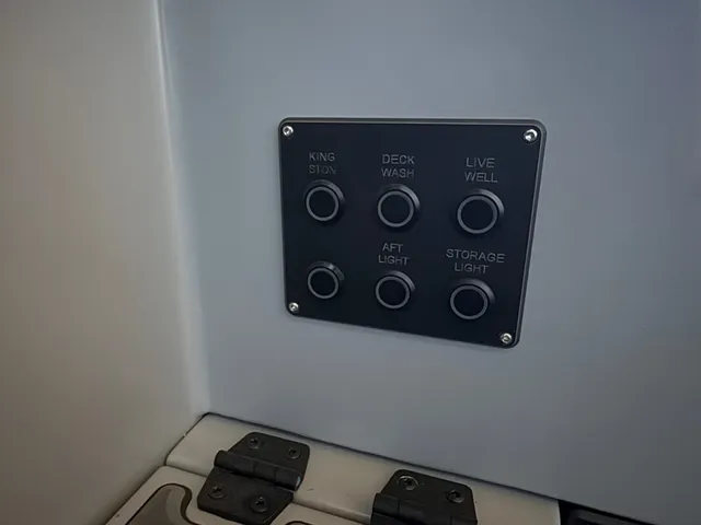 J J-27 — Interior