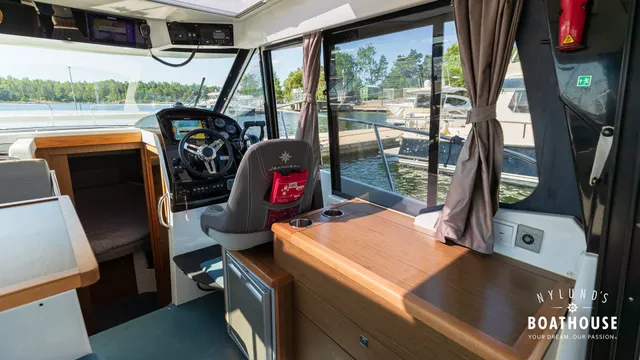 Jeanneau Merry Fisher 895 Cruiser — Sisätilat