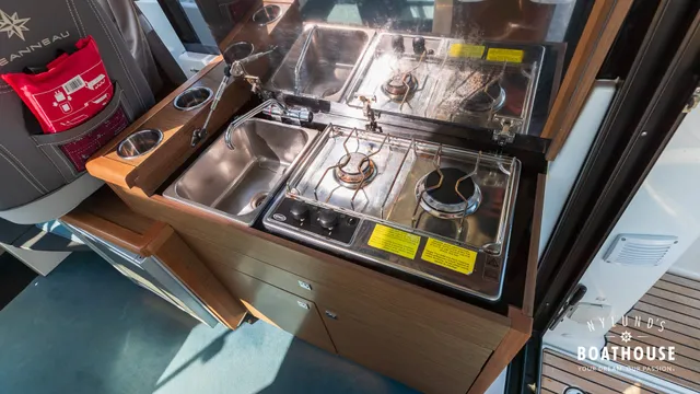 Jeanneau Merry Fisher 895 Cruiser — Sisätilat