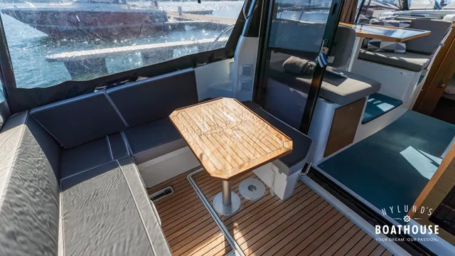 Jeanneau Merry Fisher 895 Cruiser — Sisätilat