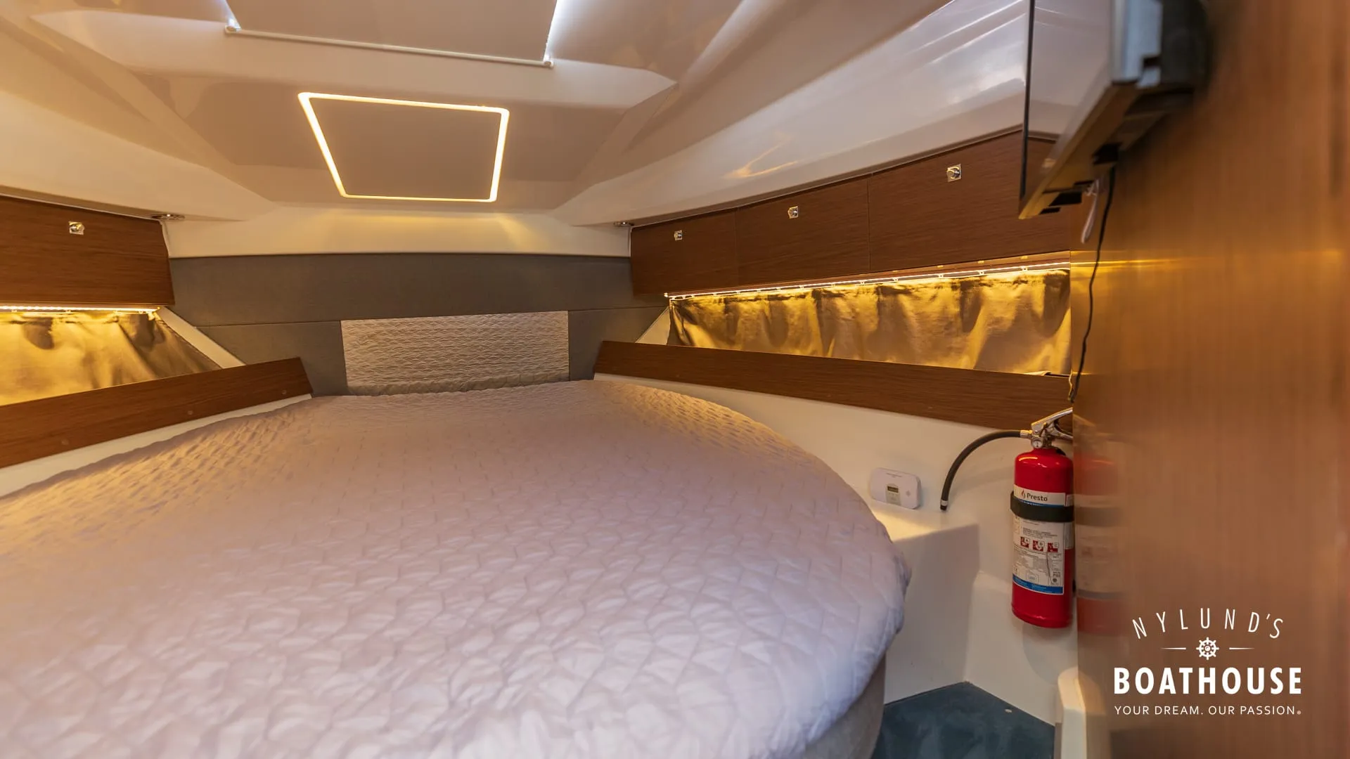 Jeanneau Merry Fisher 895 Cruiser - Image 23