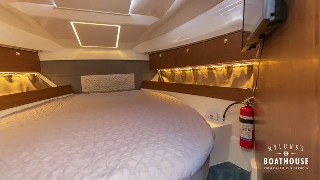 Jeanneau Merry Fisher 895 Cruiser — Sisätilat