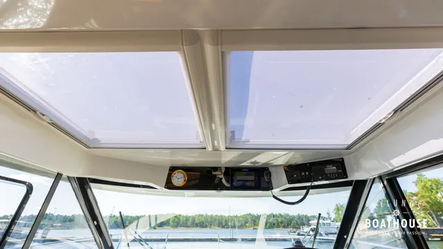 Jeanneau Merry Fisher 895 Cruiser — Sisätilat