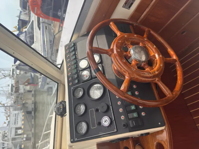 Nidelv 28 HT — Interior
