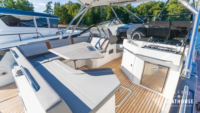 Beneteau Flyer 10 — Ulkopuoli