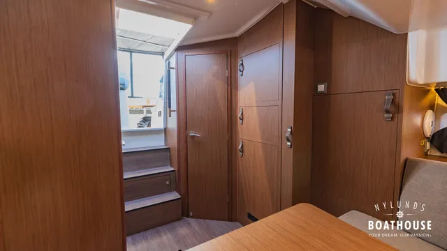 Beneteau Flyer 10 — Sisätilat