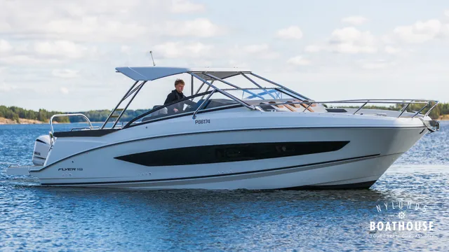 Beneteau Flyer 10 — Merellä