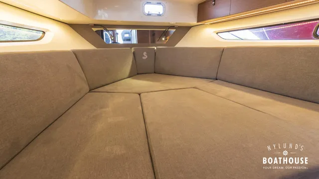 Beneteau Flyer 10 — Sisätilat