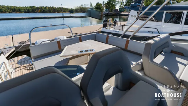 Beneteau Flyer 10 — Ulkopuoli