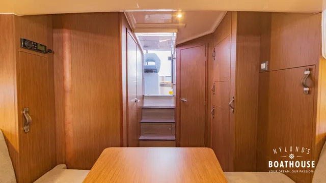 Beneteau Flyer 10 — Sisätilat