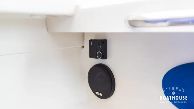 Masmar 33 — Ulkopuoli