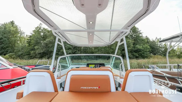 Axopar 28 T-Top
