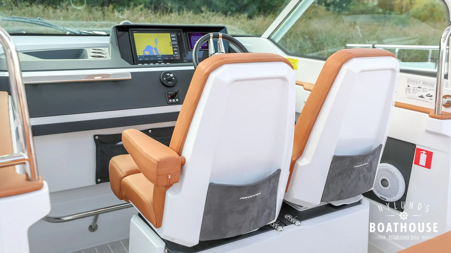 Axopar 28 T-Top - Image 19