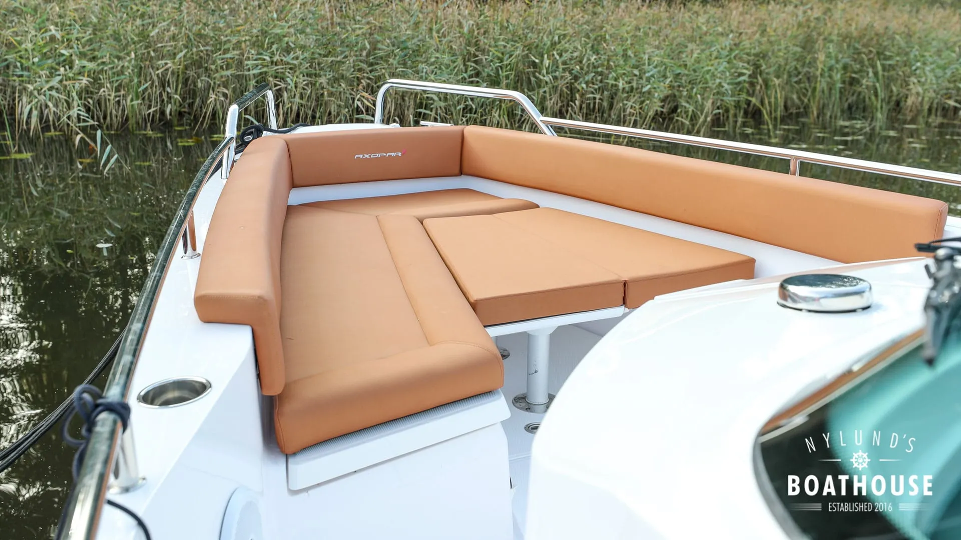 Axopar 28 T-Top - Image 17