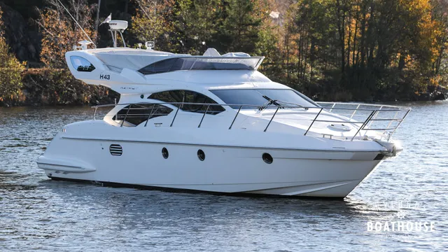 Azimut 43 Fly
