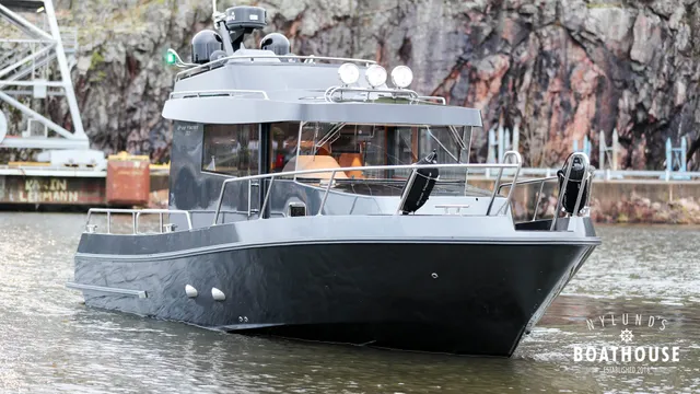 Brizo Yachts 30 Fly