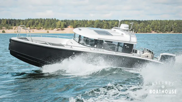 XO 270 RS Cabin OB