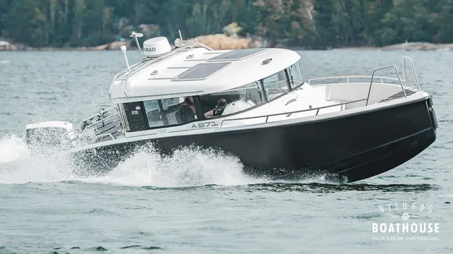 XO 270 RS Cabin OB