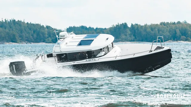 XO 270 RS Cabin OB