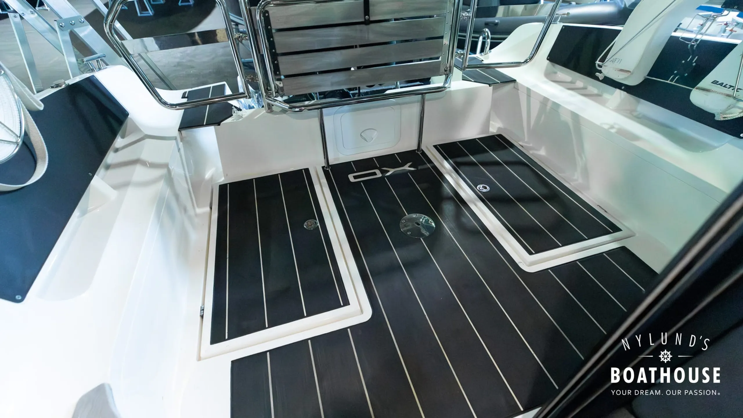 XO 270 RS Cabin OB - Image 12
