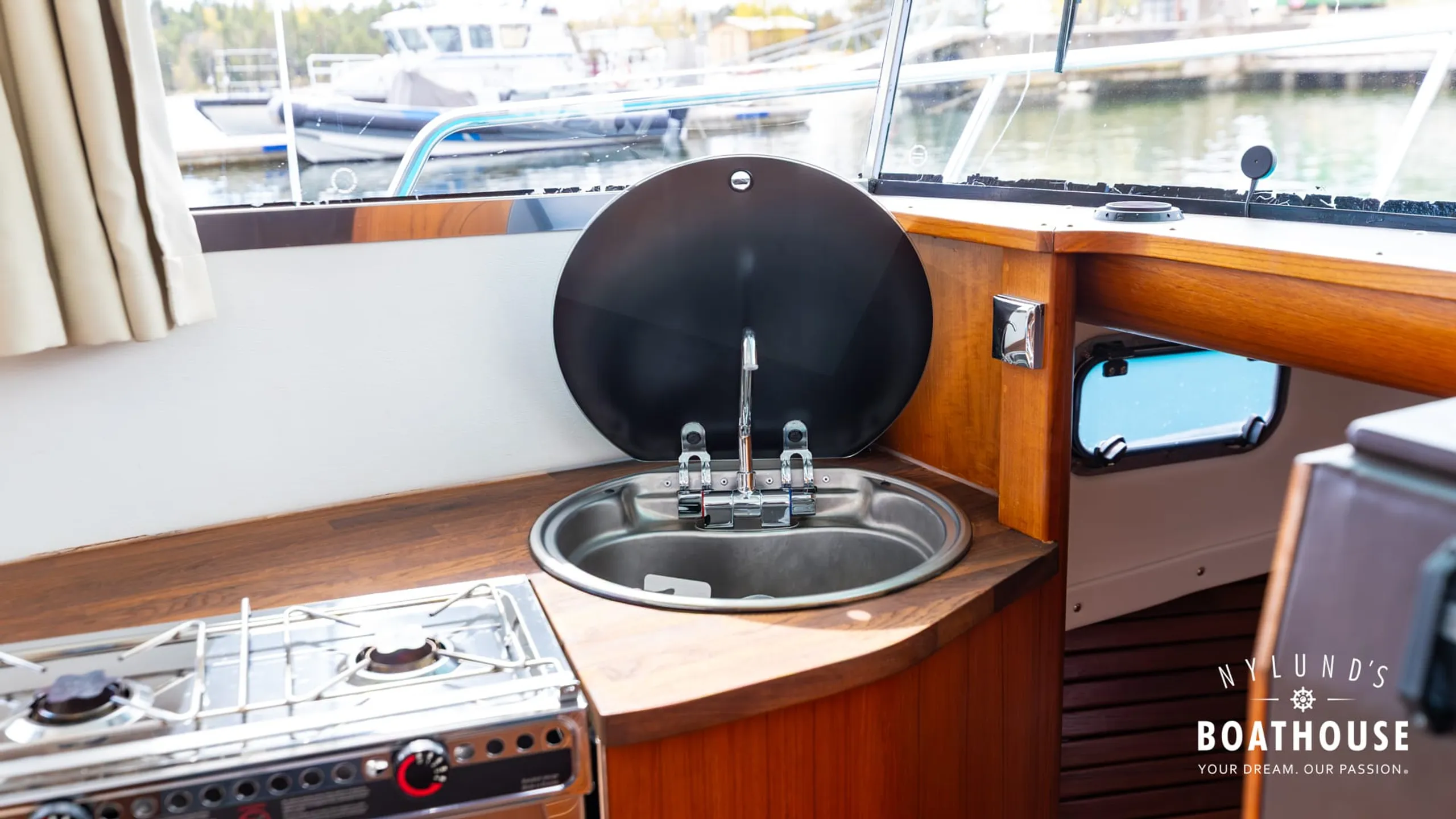 Brizo Yachts 28 - Image 33