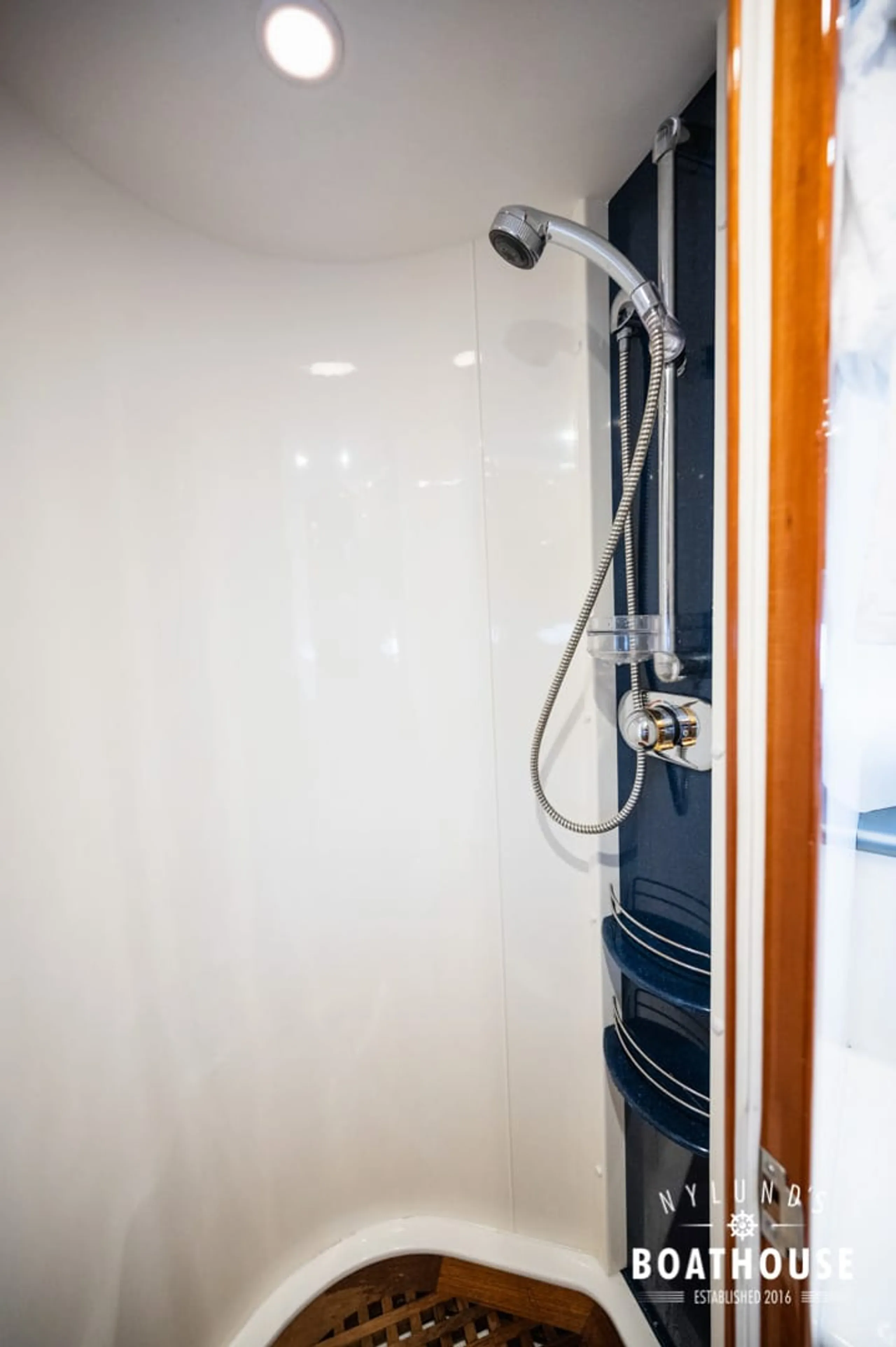 Sunseeker Predator 58 - Image 9