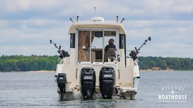 Quicksilver 905 Pilothouse