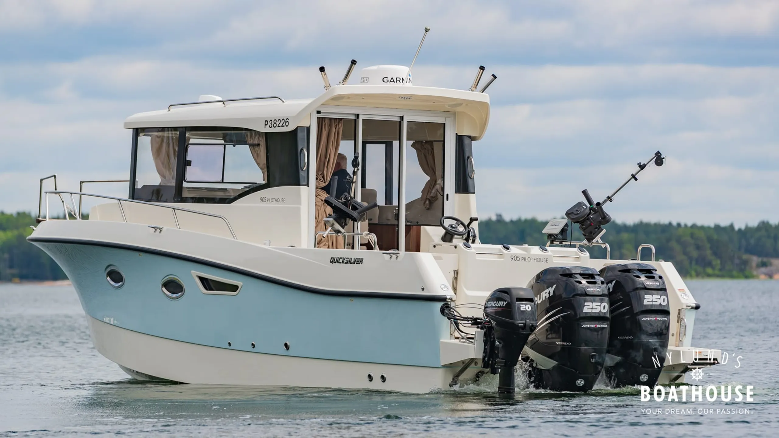 Quicksilver 905 Pilothouse - Image 1