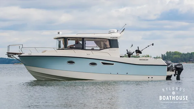Quicksilver 905 Pilothouse