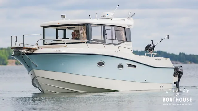 Quicksilver 905 Pilothouse