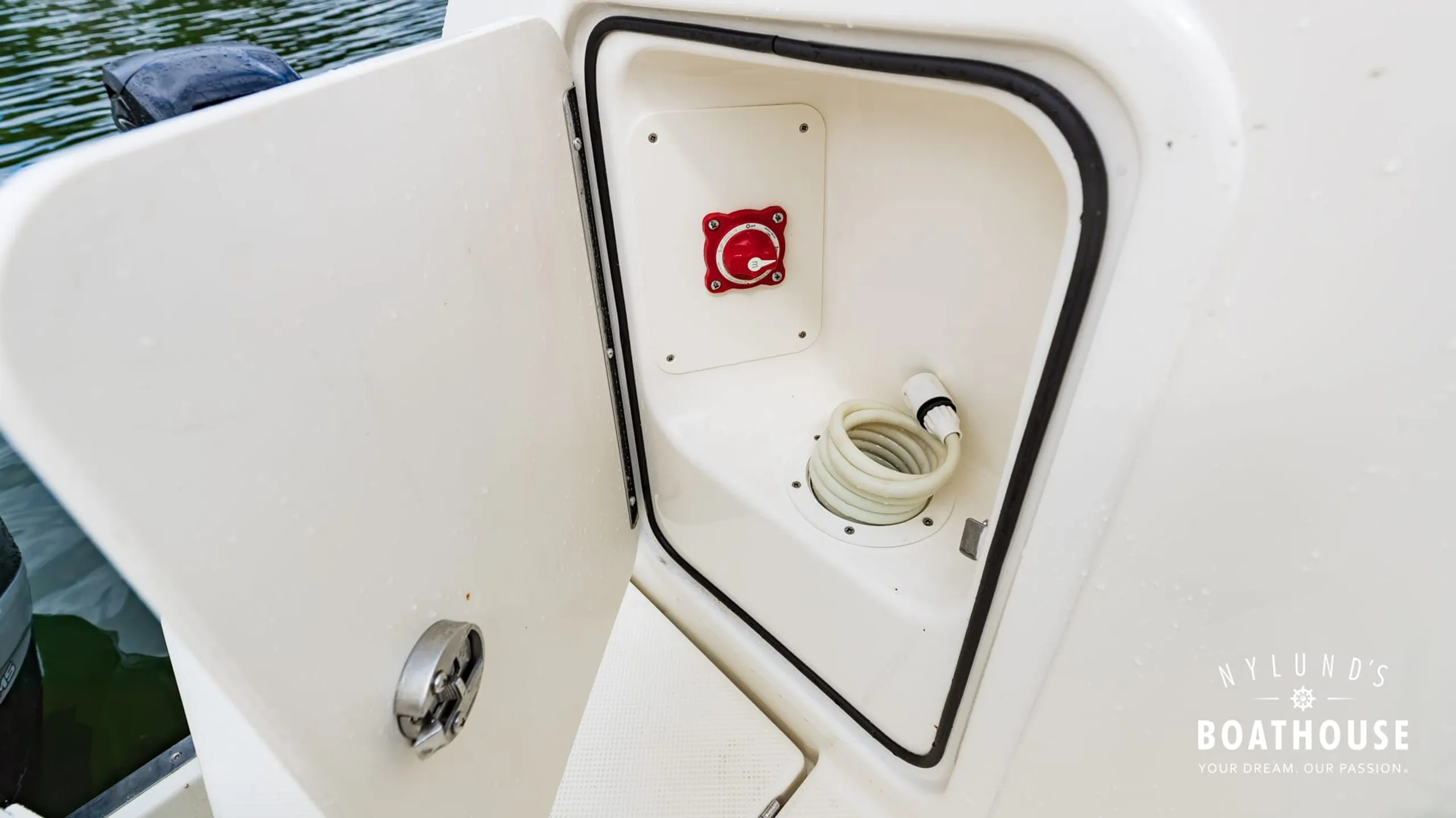 Quicksilver 905 Pilothouse - Image 22
