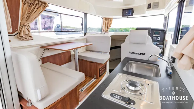 Quicksilver 905 Pilothouse