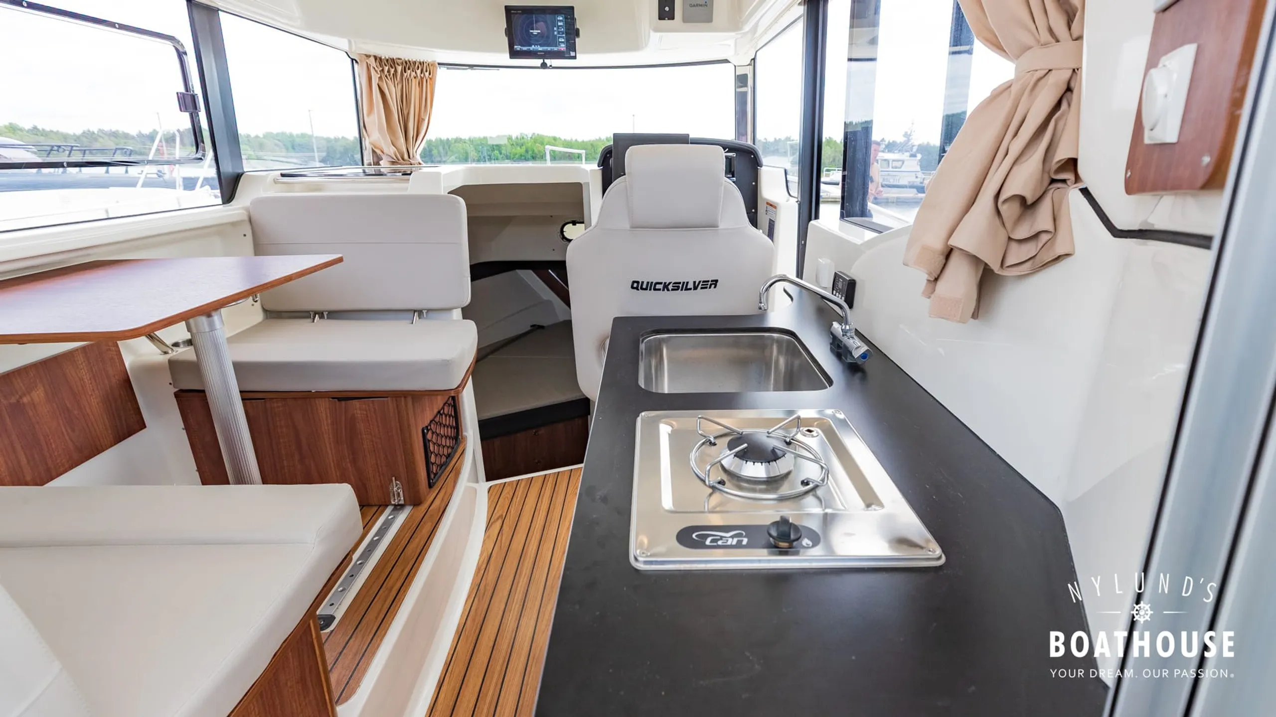 Quicksilver 905 Pilothouse - Image 27