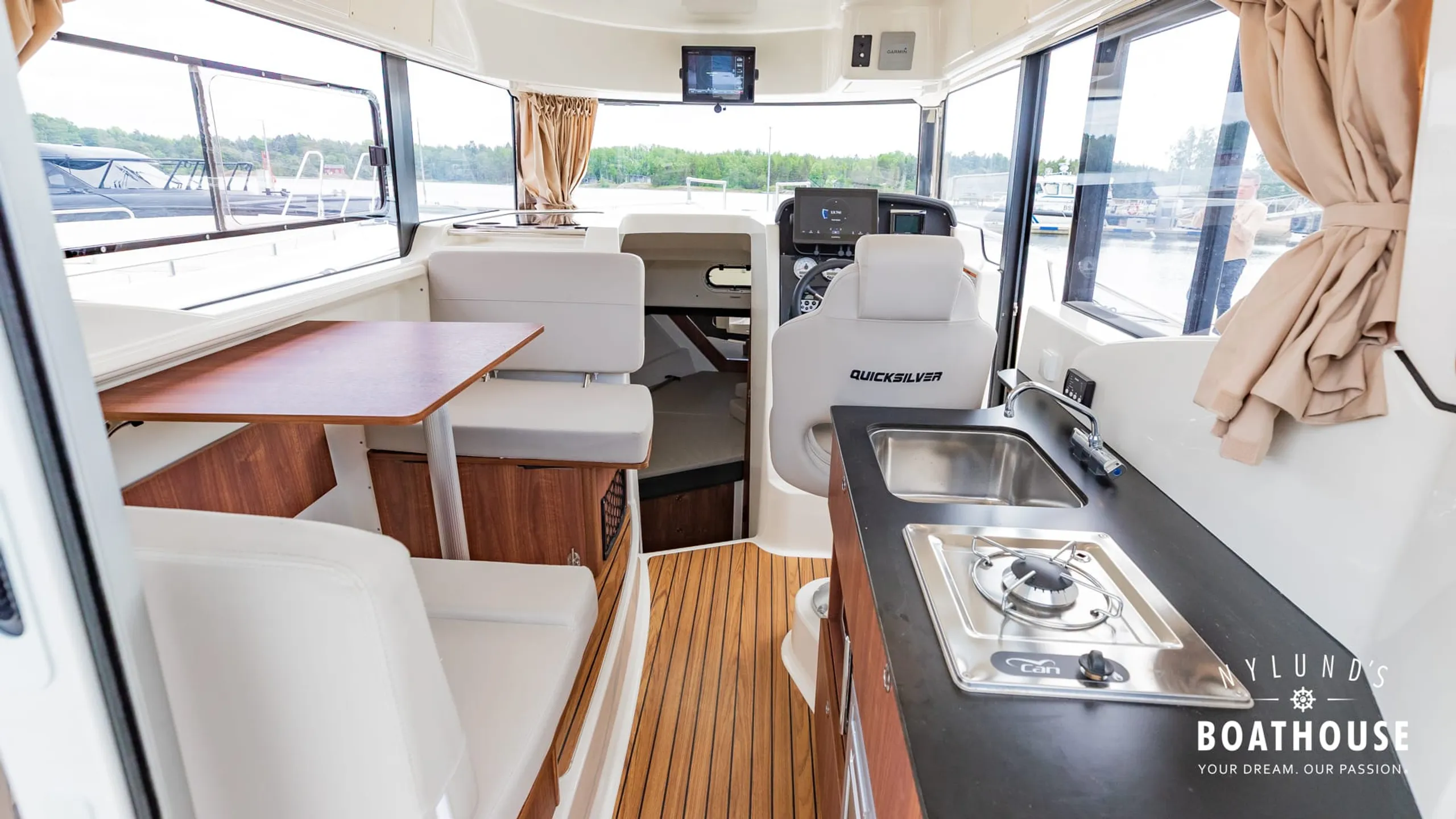 Quicksilver 905 Pilothouse - Image 31