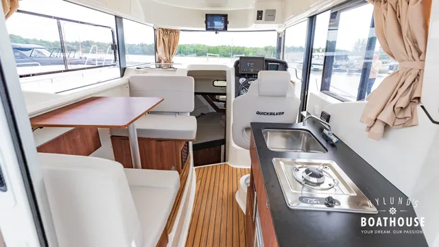 Quicksilver 905 Pilothouse