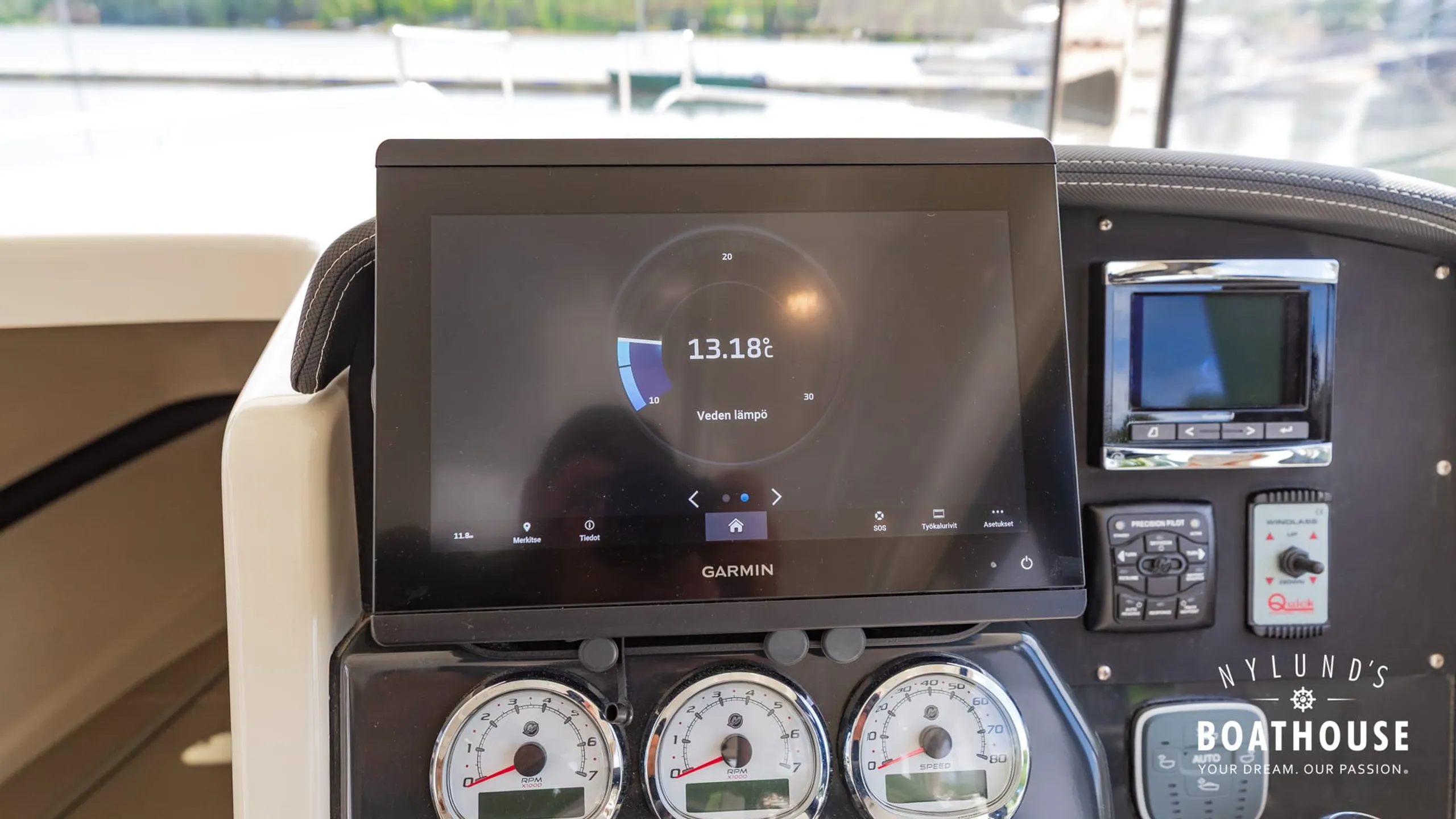 Quicksilver 905 Pilothouse - Image 38