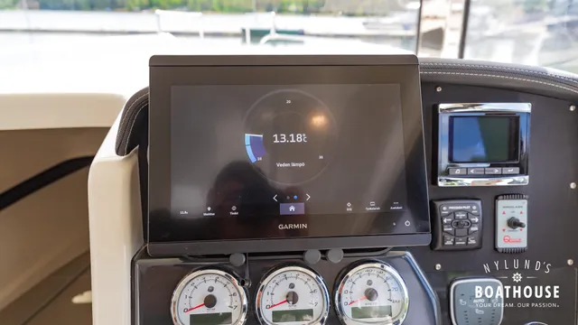 Quicksilver 905 Pilothouse